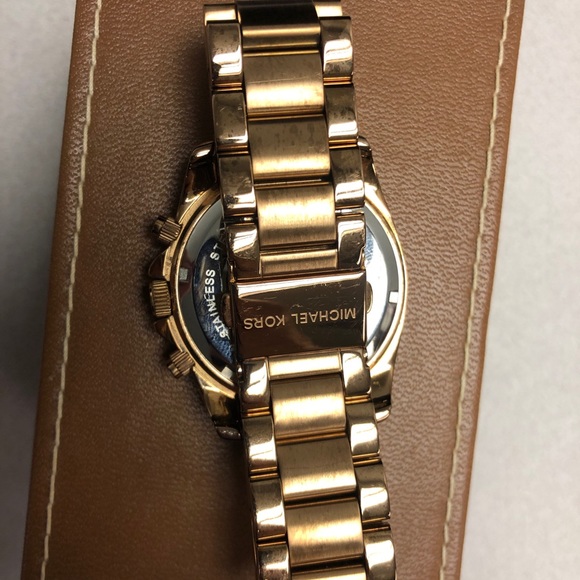 Michael kors watch - Picture 4 of 8